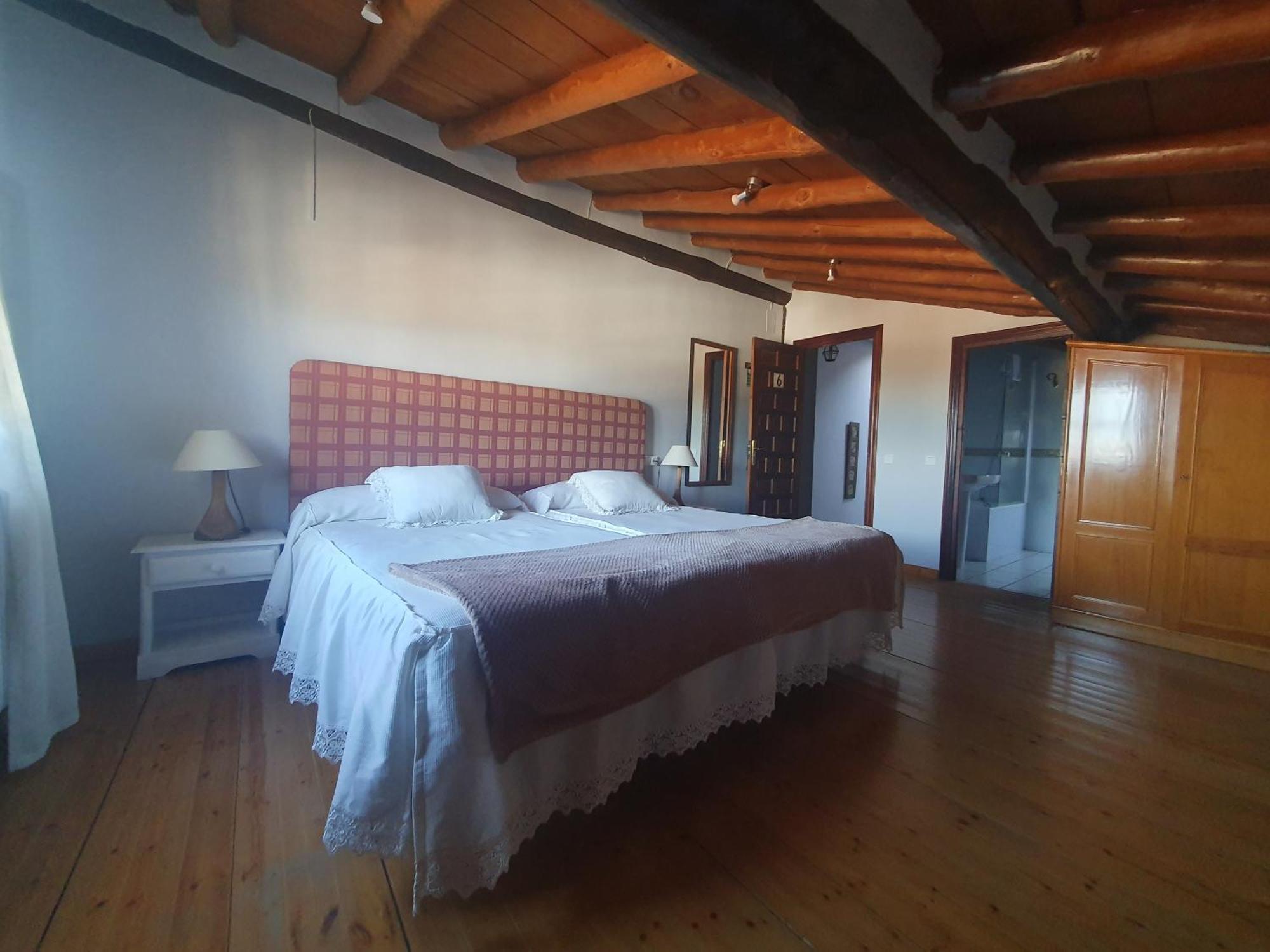 El Jardin Del Laurel Hotel Candelario Bilik gambar